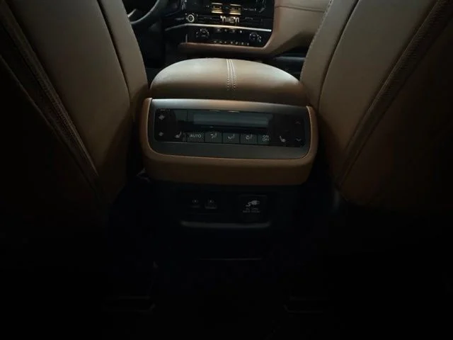 Used 2024 Blue Nissan Platinum image 13