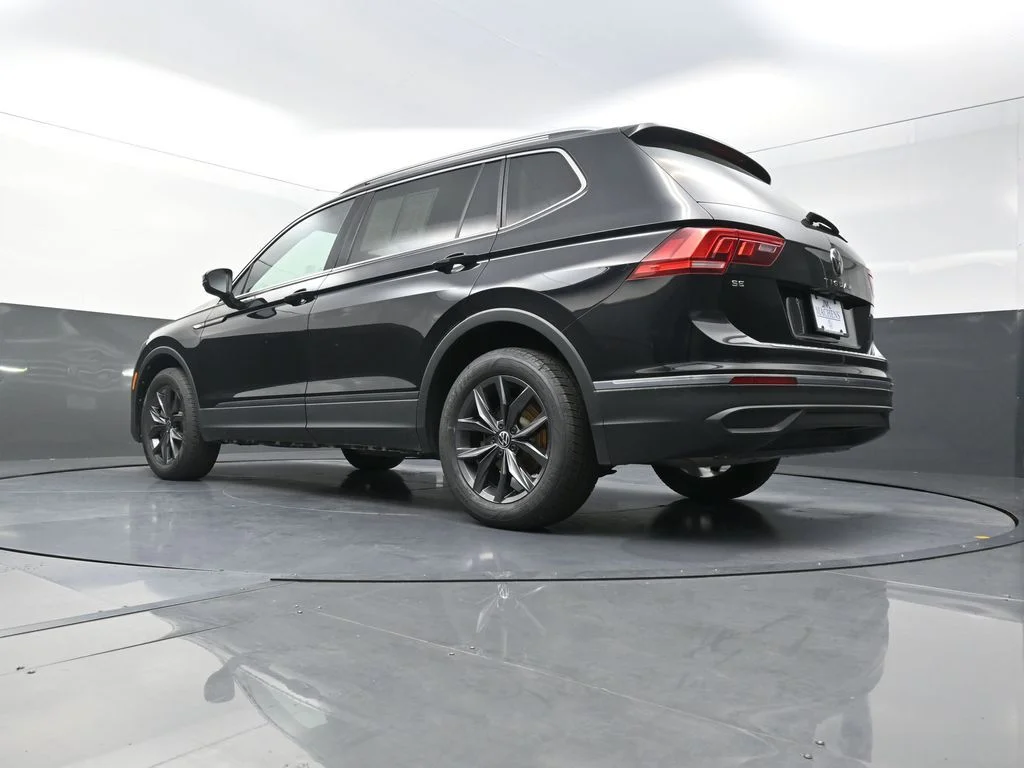Used 2023 Black Volkswagen 2.0T SE image 25
