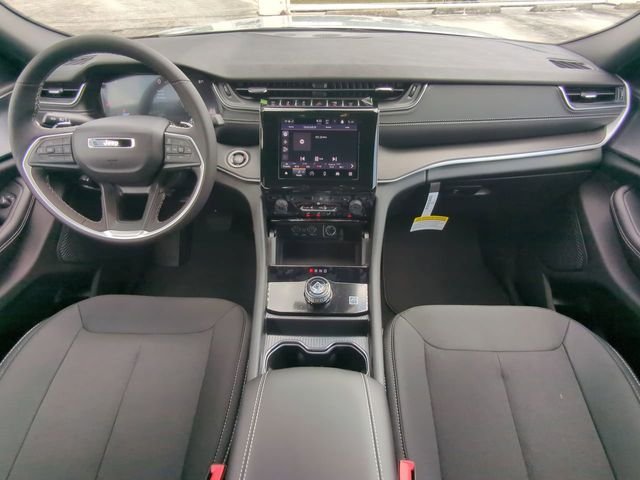 New 2026 Silver Zynith Exterior Paint Jeep Laredo X image 18