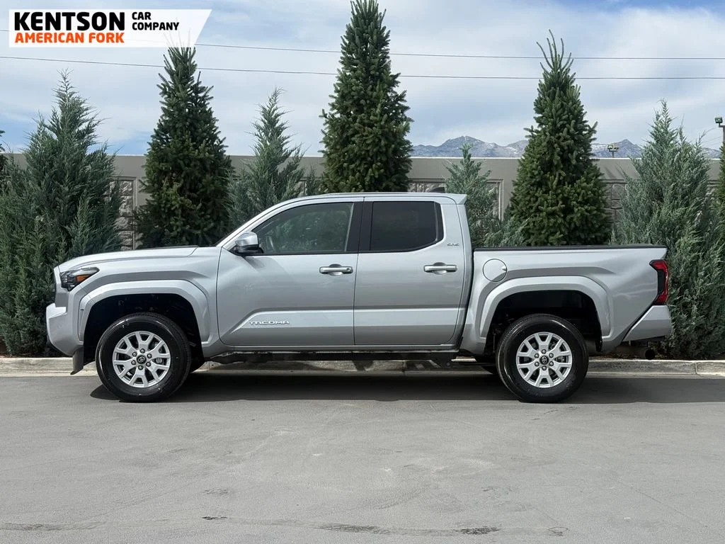 Used 2025 Silver Toyota SR5 image 4