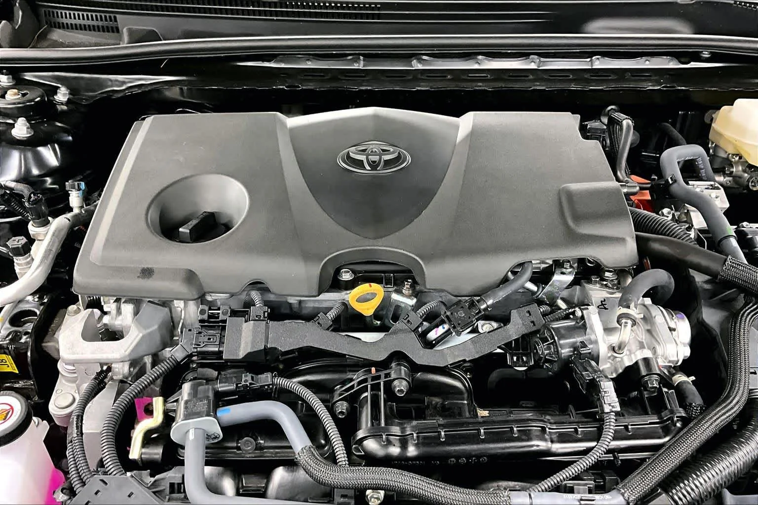 Used 2025 Midnight Black Metallic Toyota LE image 31