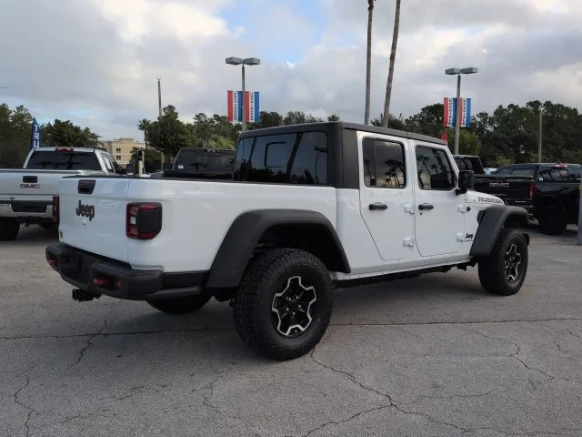 Used 2022 White Jeep Rubicon image 4