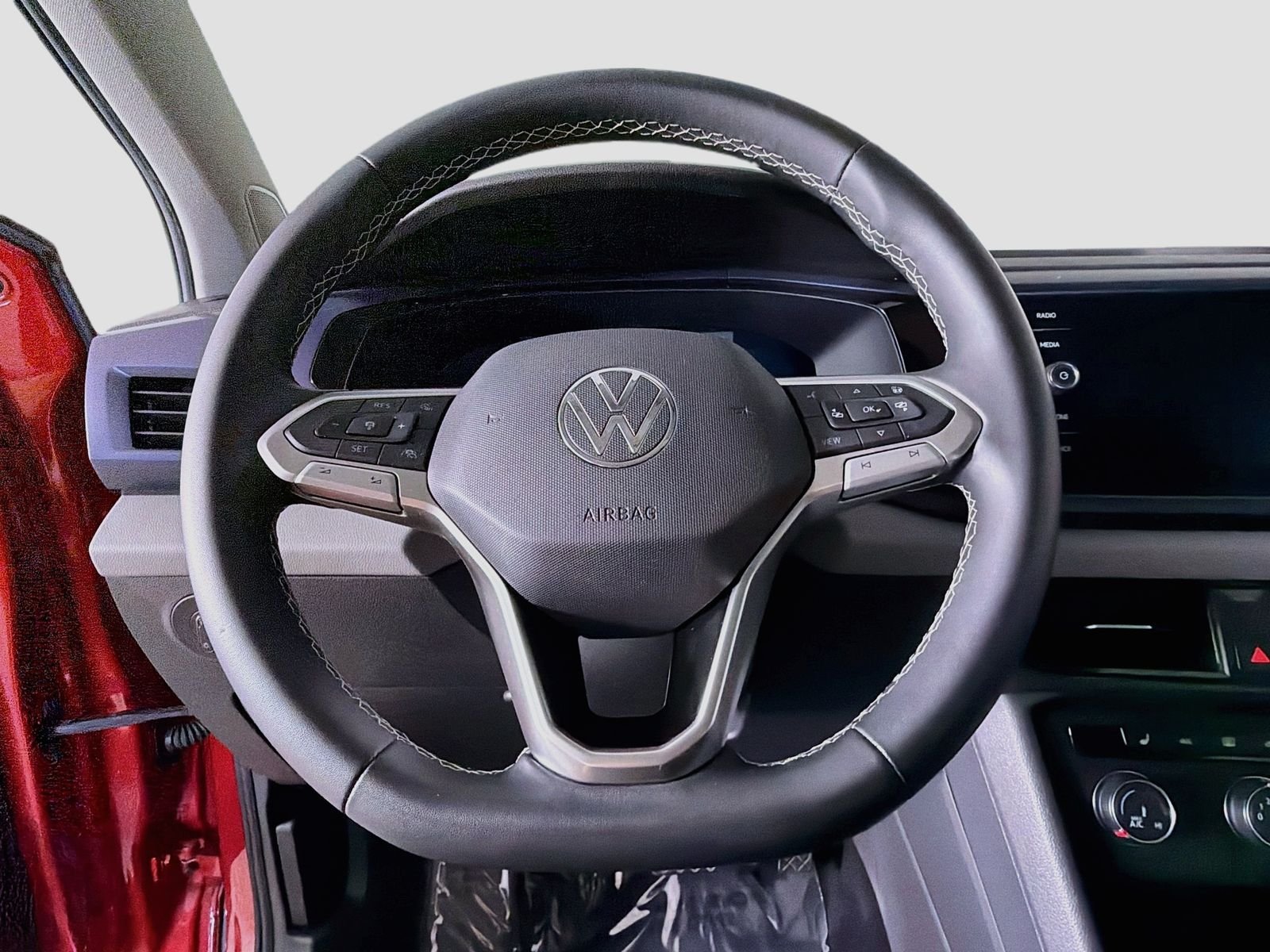 Used 2022 Kings Red Metallic Volkswagen 1.5T SE image 11