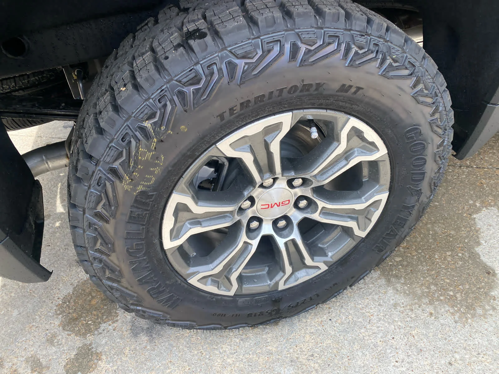 New 2026 Onyx Black GMC Pro image 30