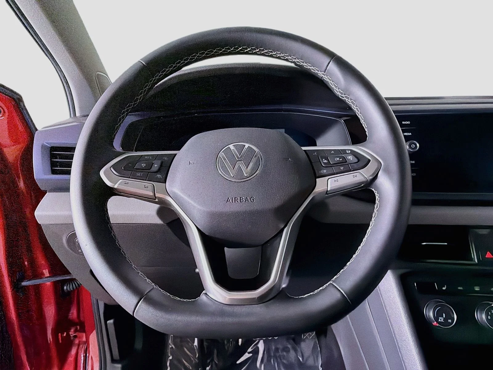 Used 2022 Kings Red Metallic Volkswagen 1.5T SE image 11
