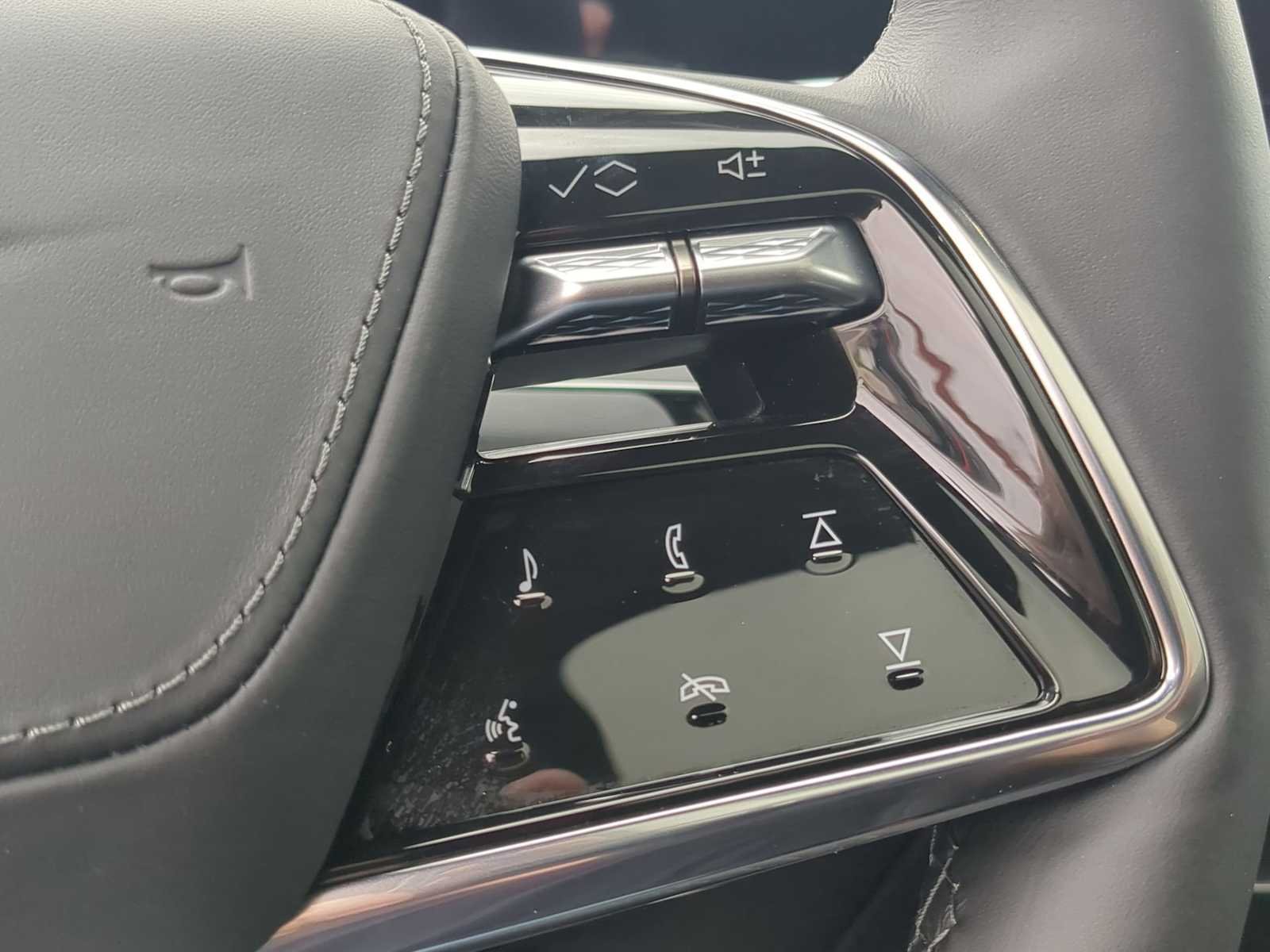 2026 Cadillac LYRIQ V - Photo 16