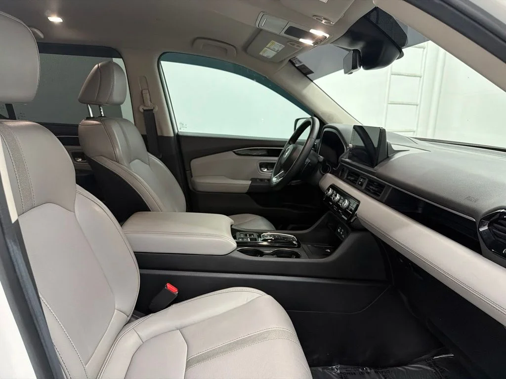 Used 2025  Honda EX-L image 34