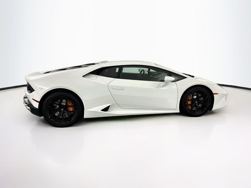 Used 2017 White Lamborghini LP580-2 image 4
