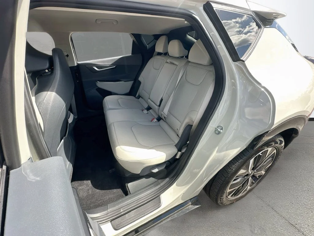 Certified Used 2023  Kia Wind image 25