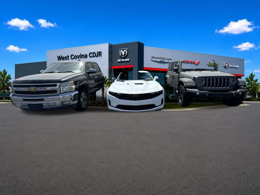 Used 2023 White Chevrolet LT1 image 2