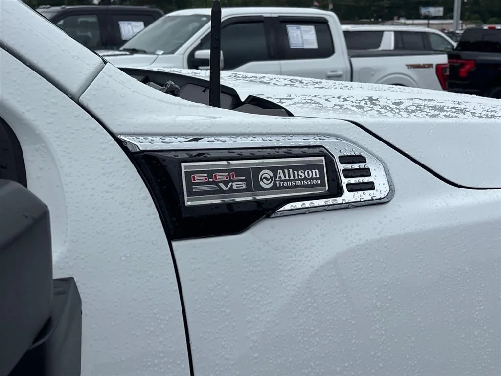 Used 2025 White GMC Pro image 11