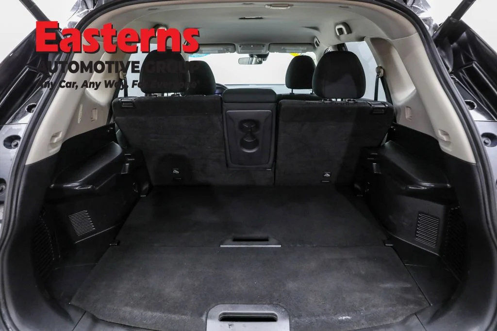 Used 2019 Gray Nissan SV image 9