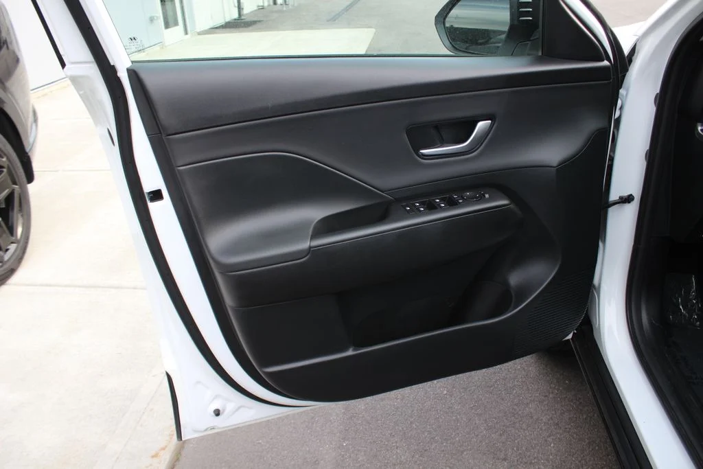 Used 2026 White Hyundai SEL Premium image 23
