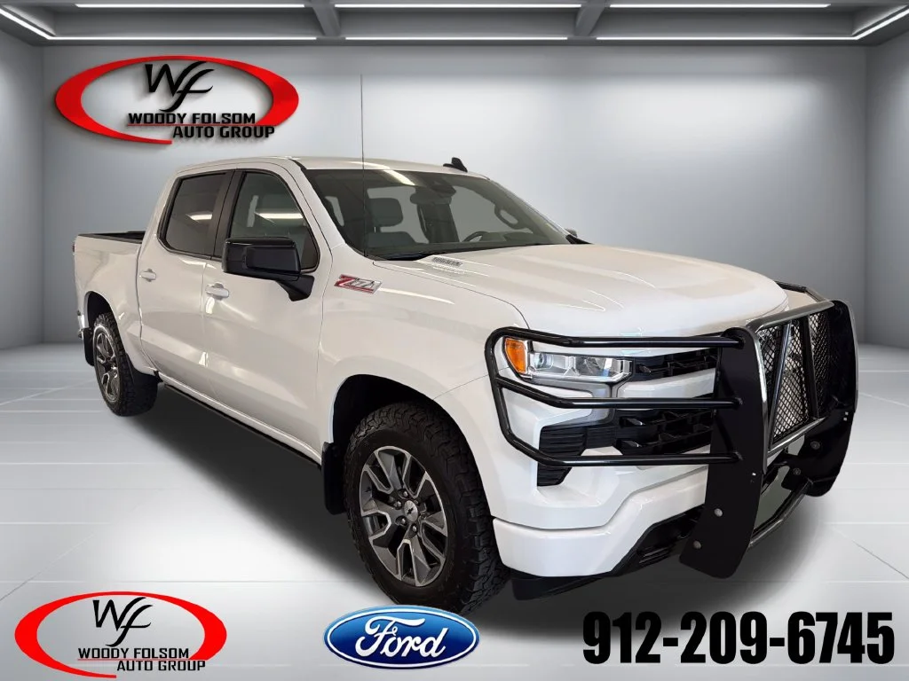 Used 2023 White Chevrolet RST image 1