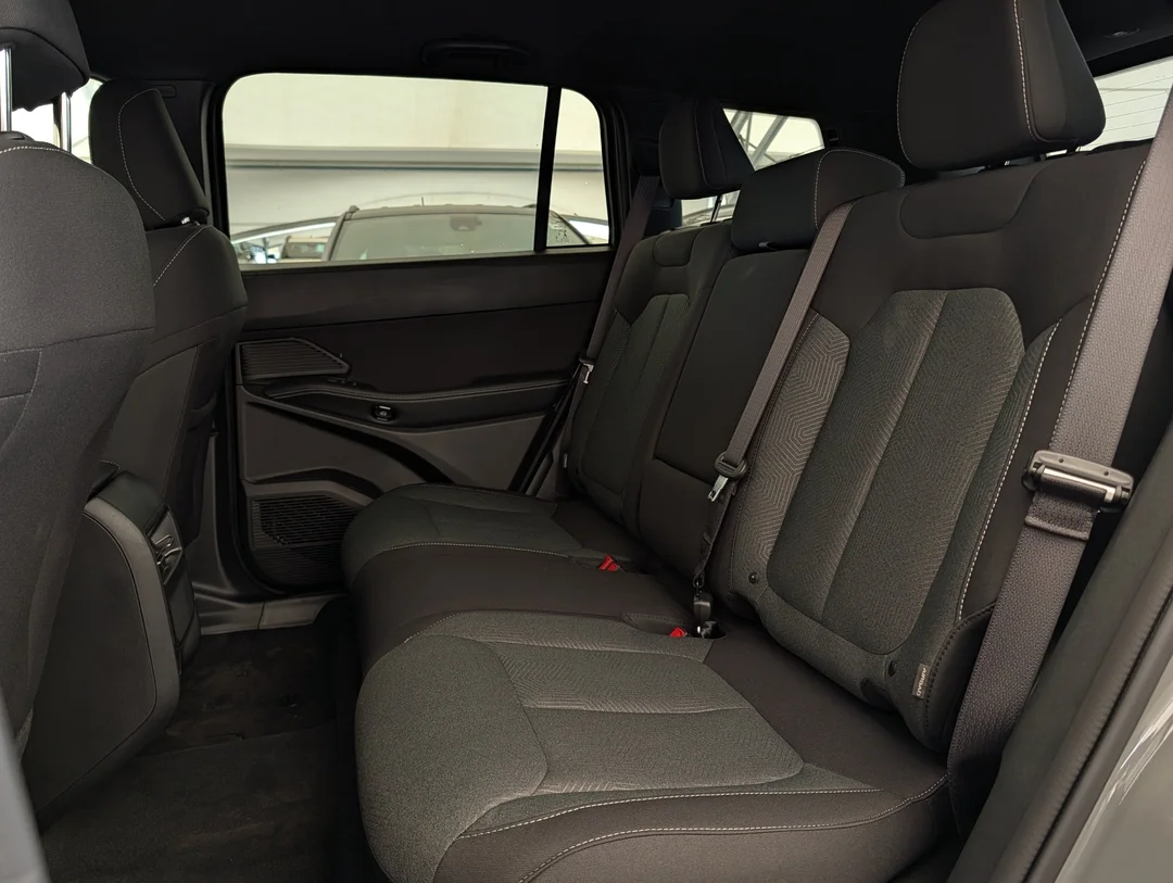 New 2026 Grey Jeep Laredo - - 4x4 - 1.6L Turbo Hybrid - Uconnect 5 w/ 12.3 Screen & More! image 27