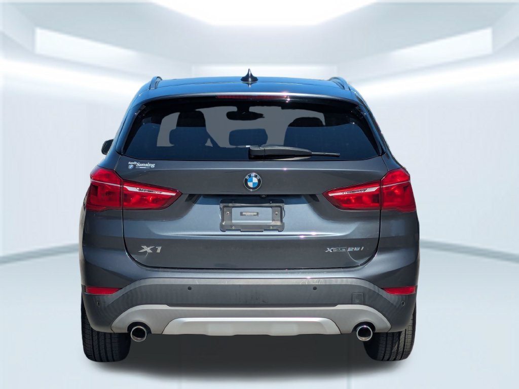 Used 2018 Gray BMW xDrive28i image 4
