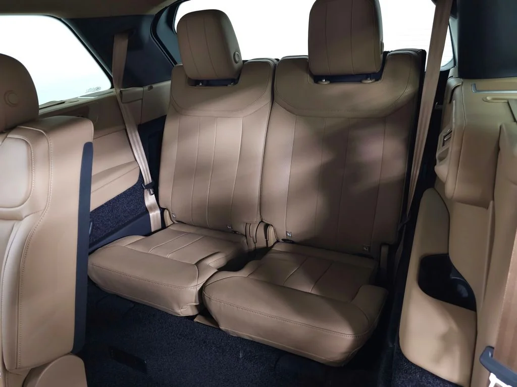 New 2026 Carpathian Grey Land Rover SE image 41