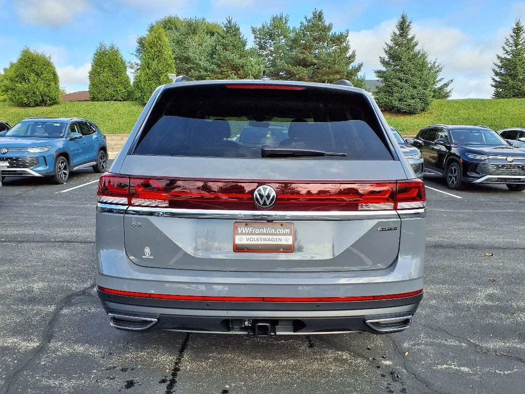 New 2026 Pure Gray Volkswagen 2.0T SE w/Technology image 4