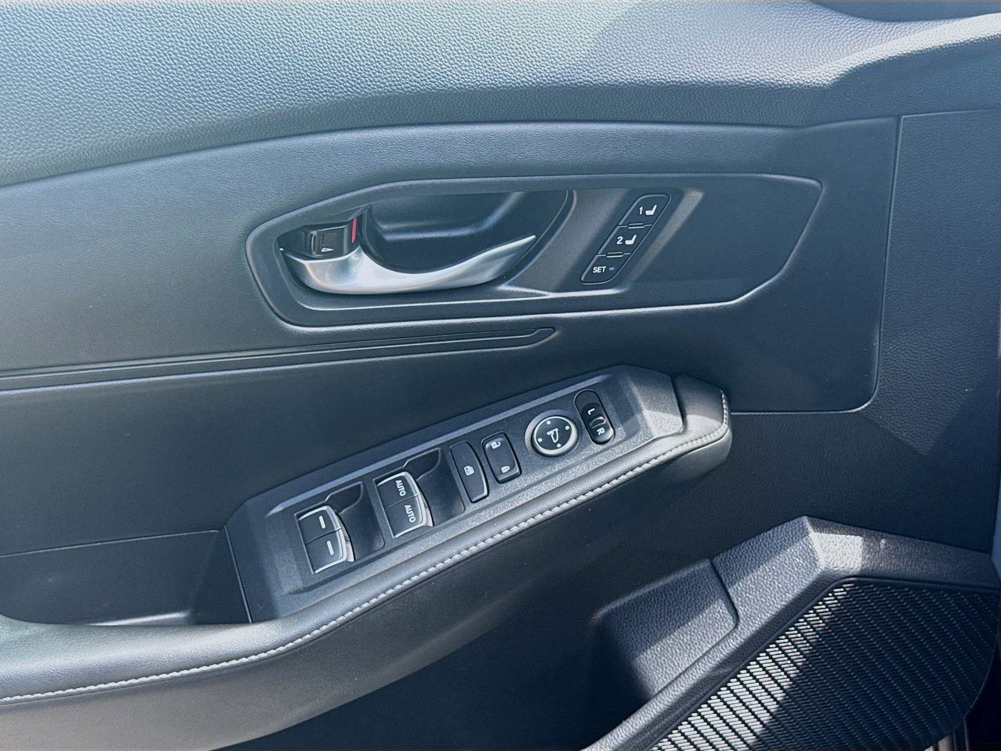 2025 Honda Accord Hybrid Sport-L - Photo 16