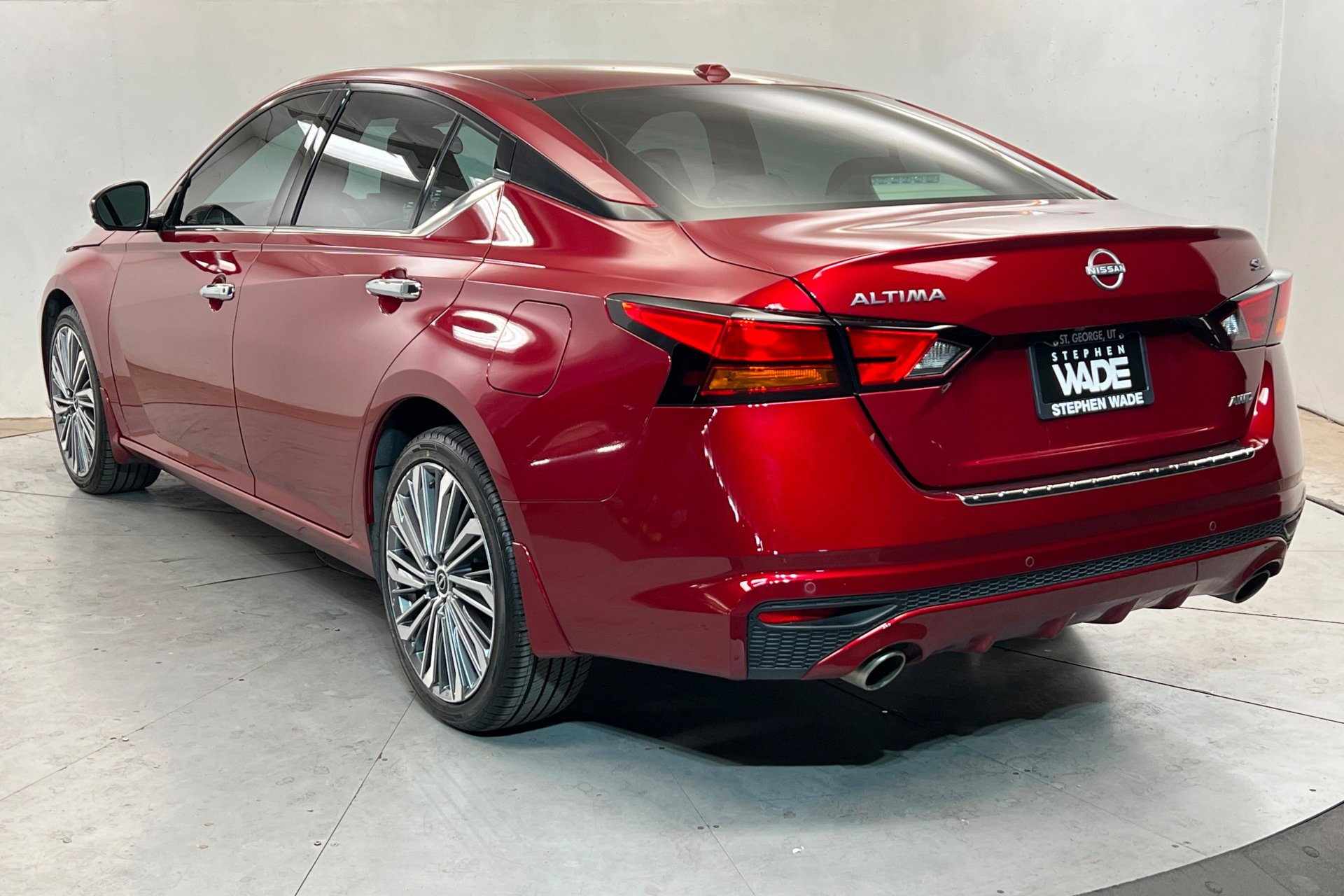 Used 2023 Scarlet Ember Tintcoat Nissan 2.5 SL image 3