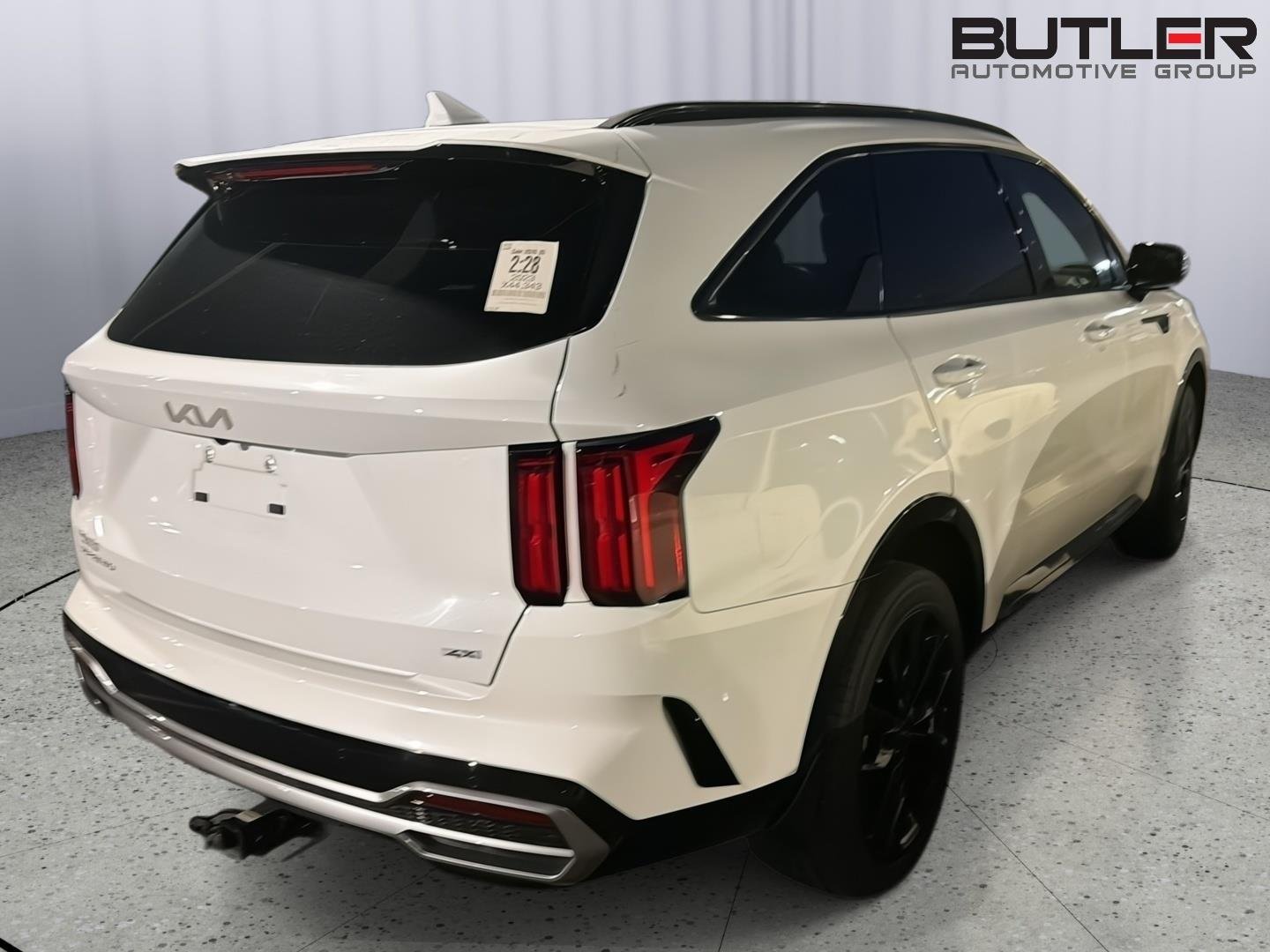 Used 2023 Glacial White Pearl Kia SX Prestige image 10