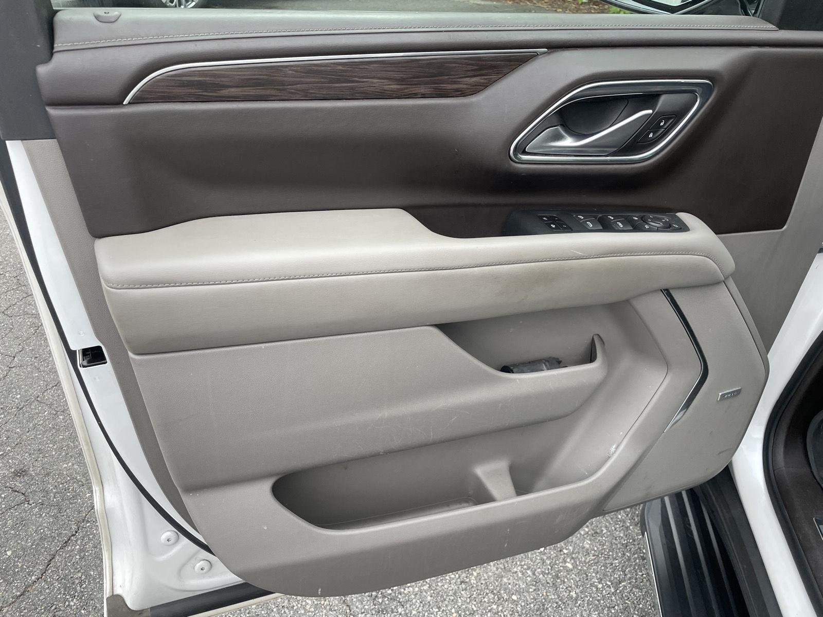 Used 2022 Iridescent Pearl Tricoat Chevrolet LT image 10