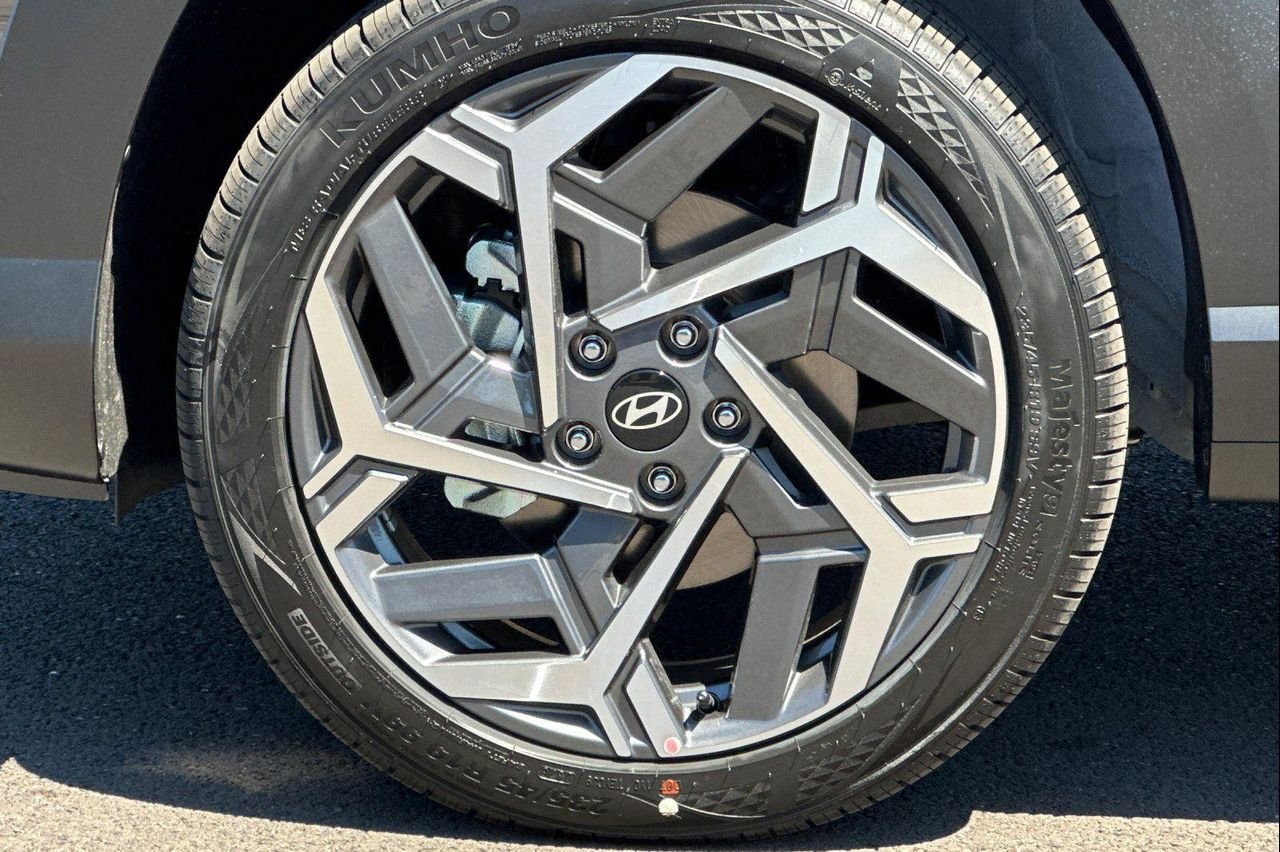 New 2026 White Hyundai SEL Premium AWD image 23