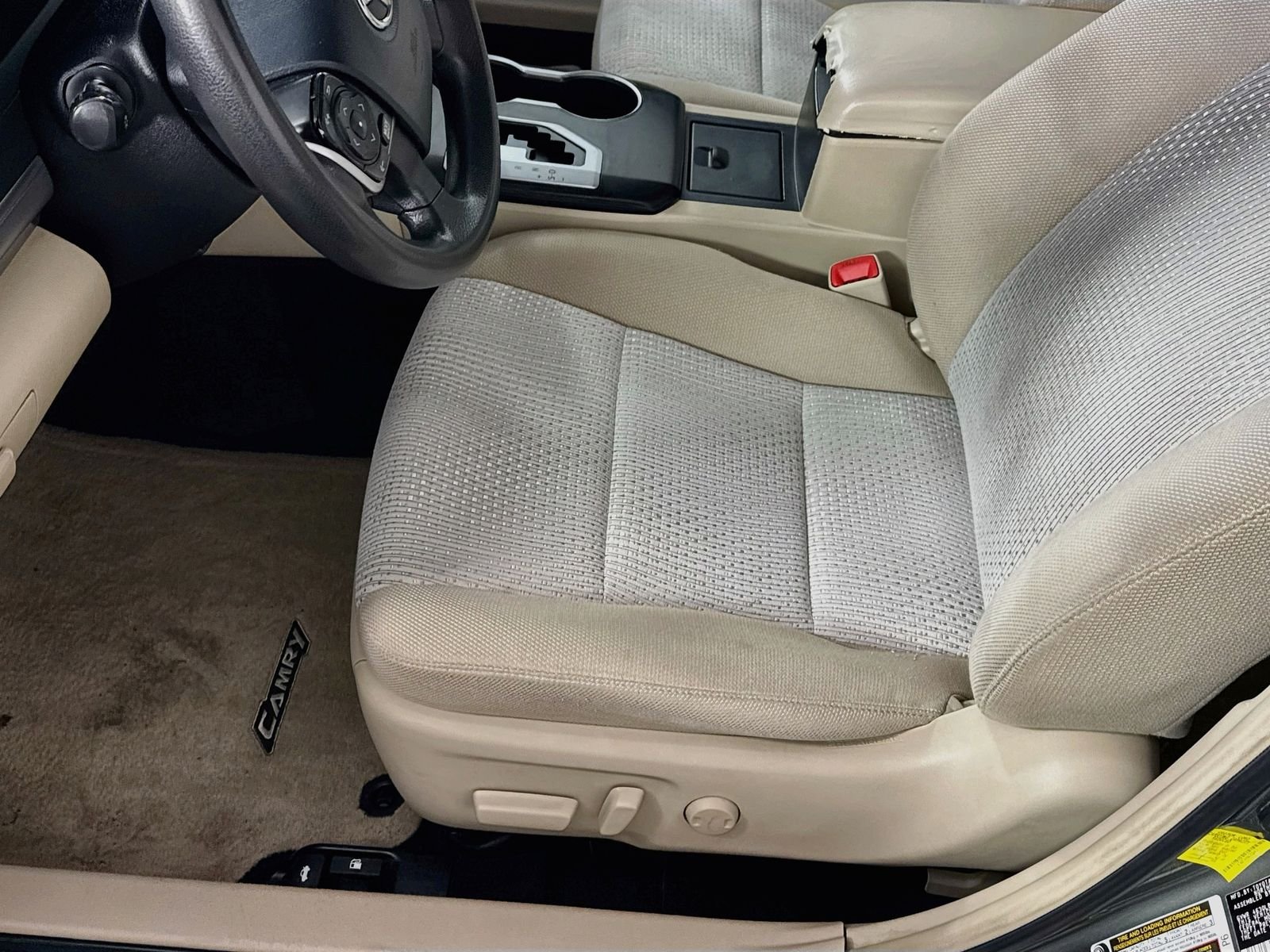 Used 2012 Green Toyota LE image 14