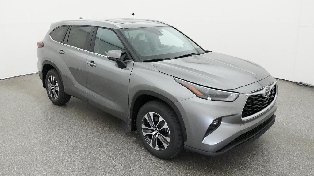 New 2026 Heavy Metal Toyota XLE image 13