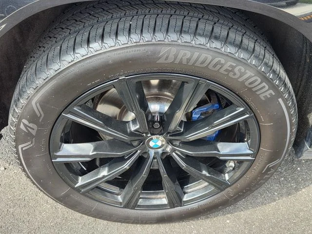 Certified Used 2024 Black Sapphire Metallic BMW xDrive40i image 9