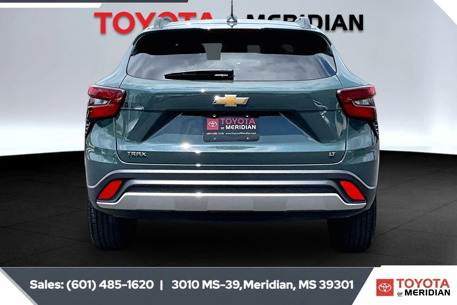 Used 2025 Cypress Gray Chevrolet LT image 4