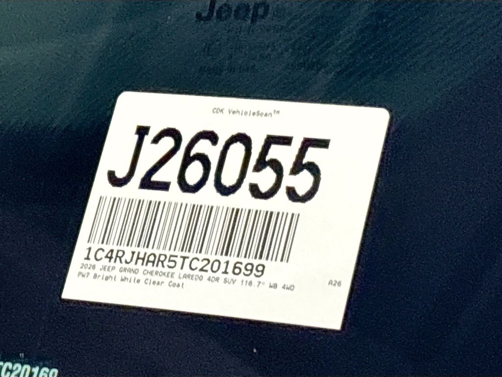 New 2026 Bright White Clear-Coat Exterior Paint Jeep Altitude image 26