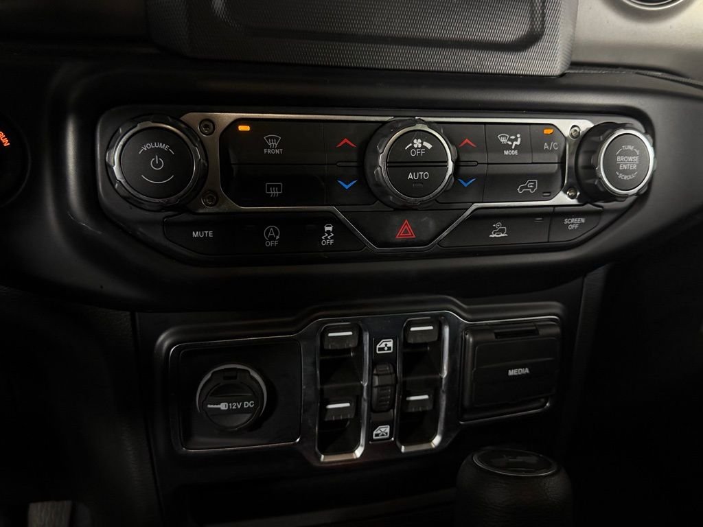 Used 2022 White Jeep Unlimited Sport S image 18