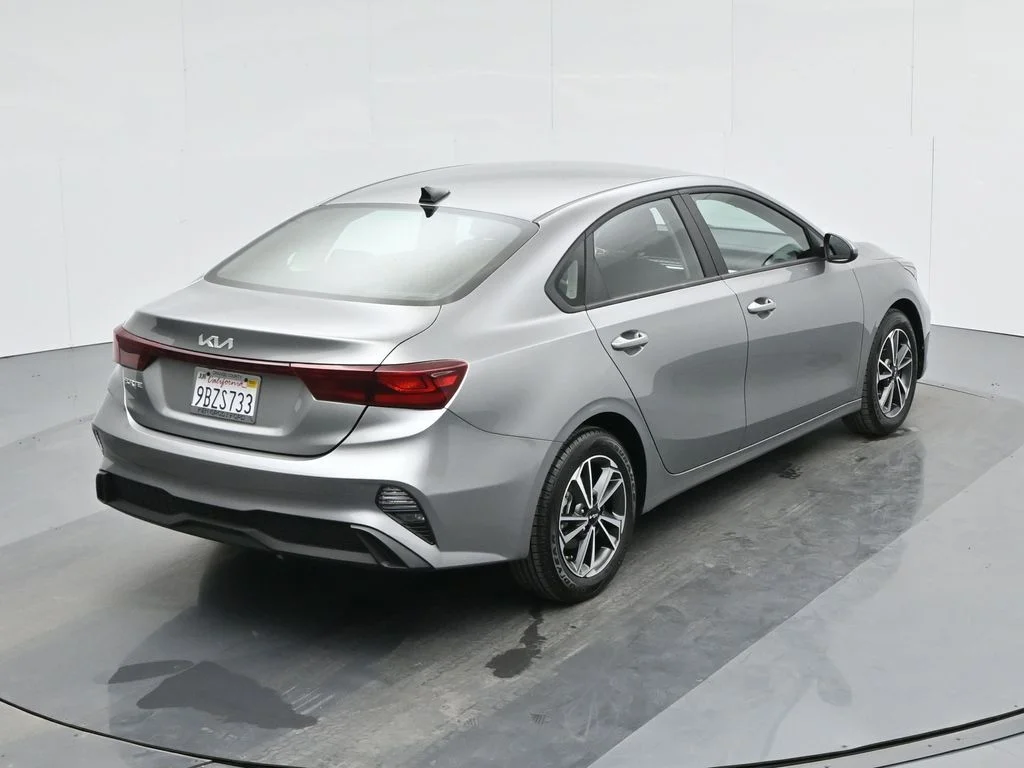 Used 2022 Gray Kia LXS image 35