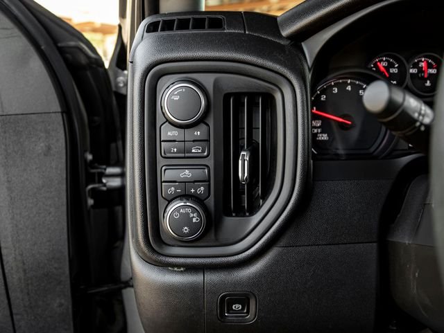 Used 2021 Satin Steel Metallic Chevrolet Custom image 21