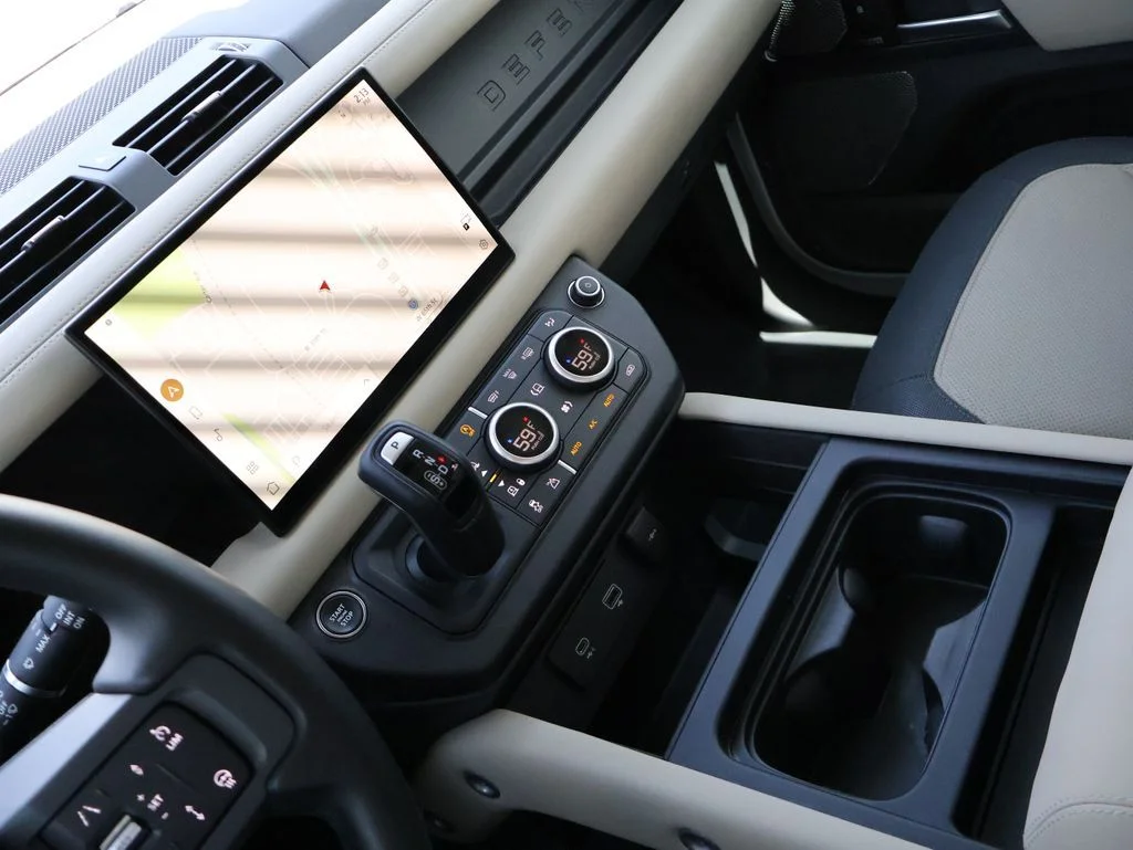Certified Used 2024 Fuji White Land Rover X-Dynamic SE image 19