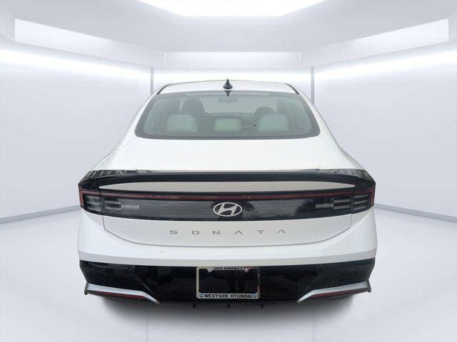 New 2026 White Hyundai SEL Sport image 4
