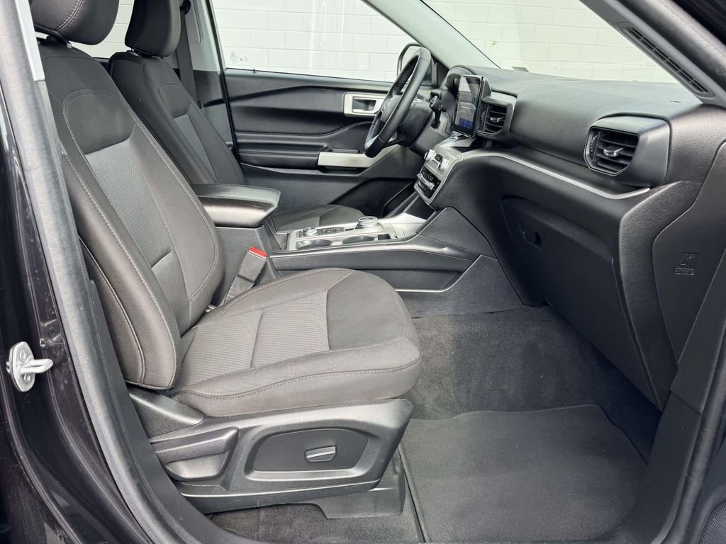 Used 2022 Black Ford XLT image 14