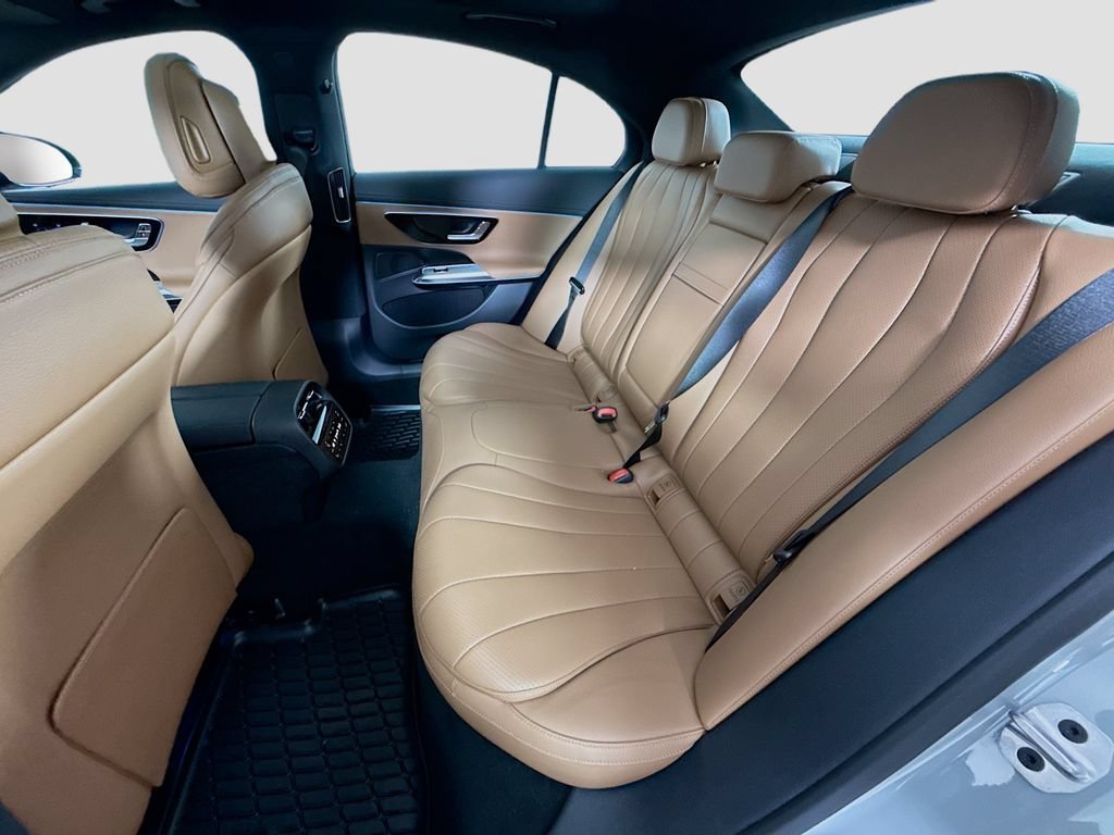 New 2026 MANUFAKTUR Alpine Grey Mercedes-Benz E 350 image 58