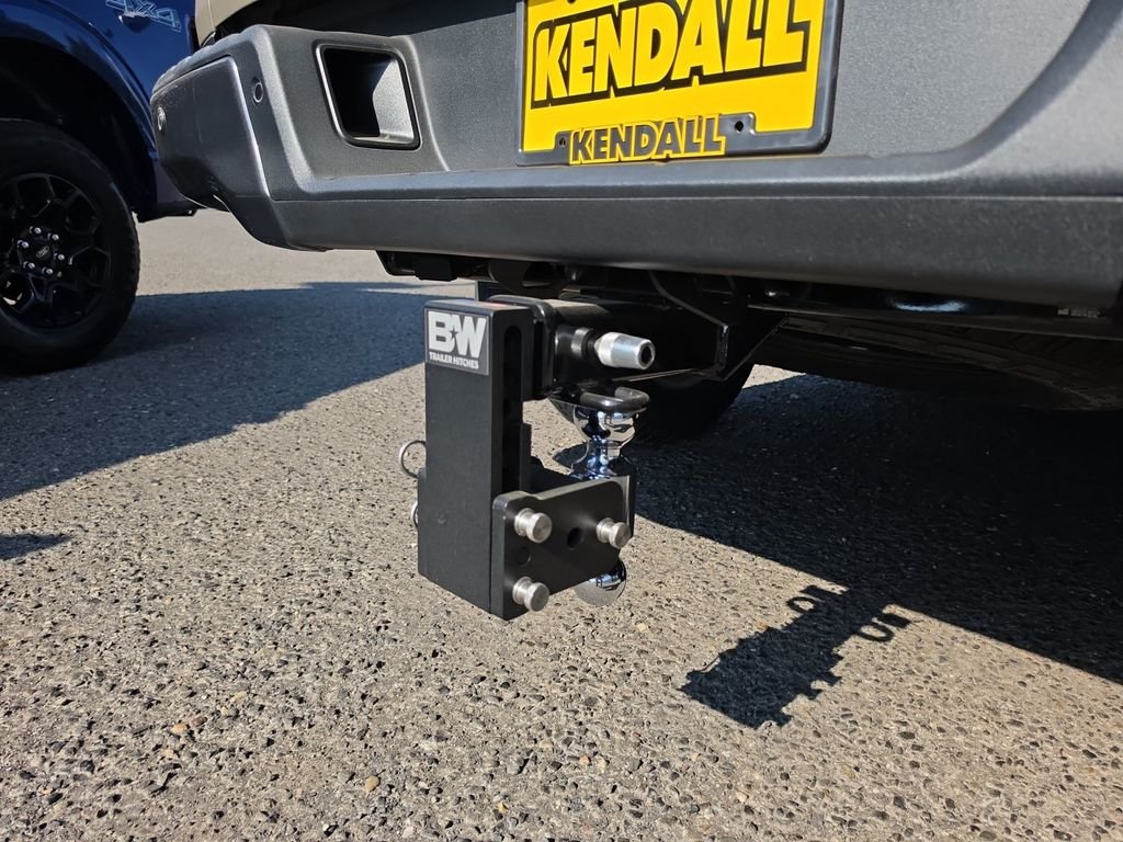 Certified Used 2025 Gray Ford XLT image 27