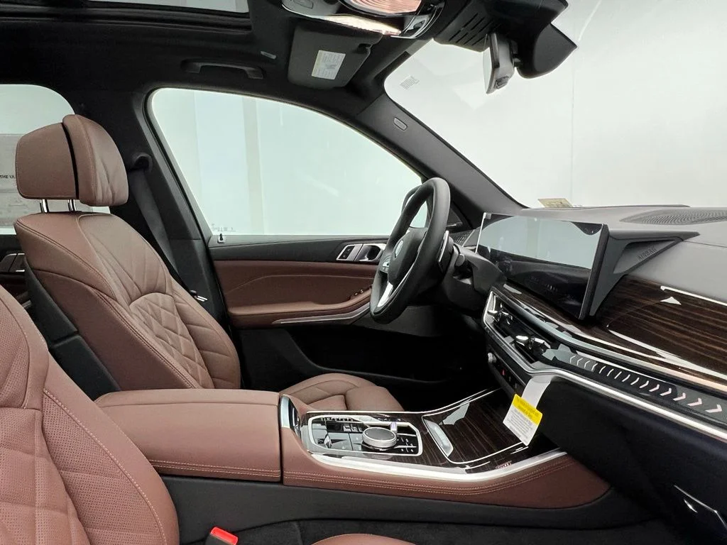 New 2026 Alpine White BMW xDrive50e image 6