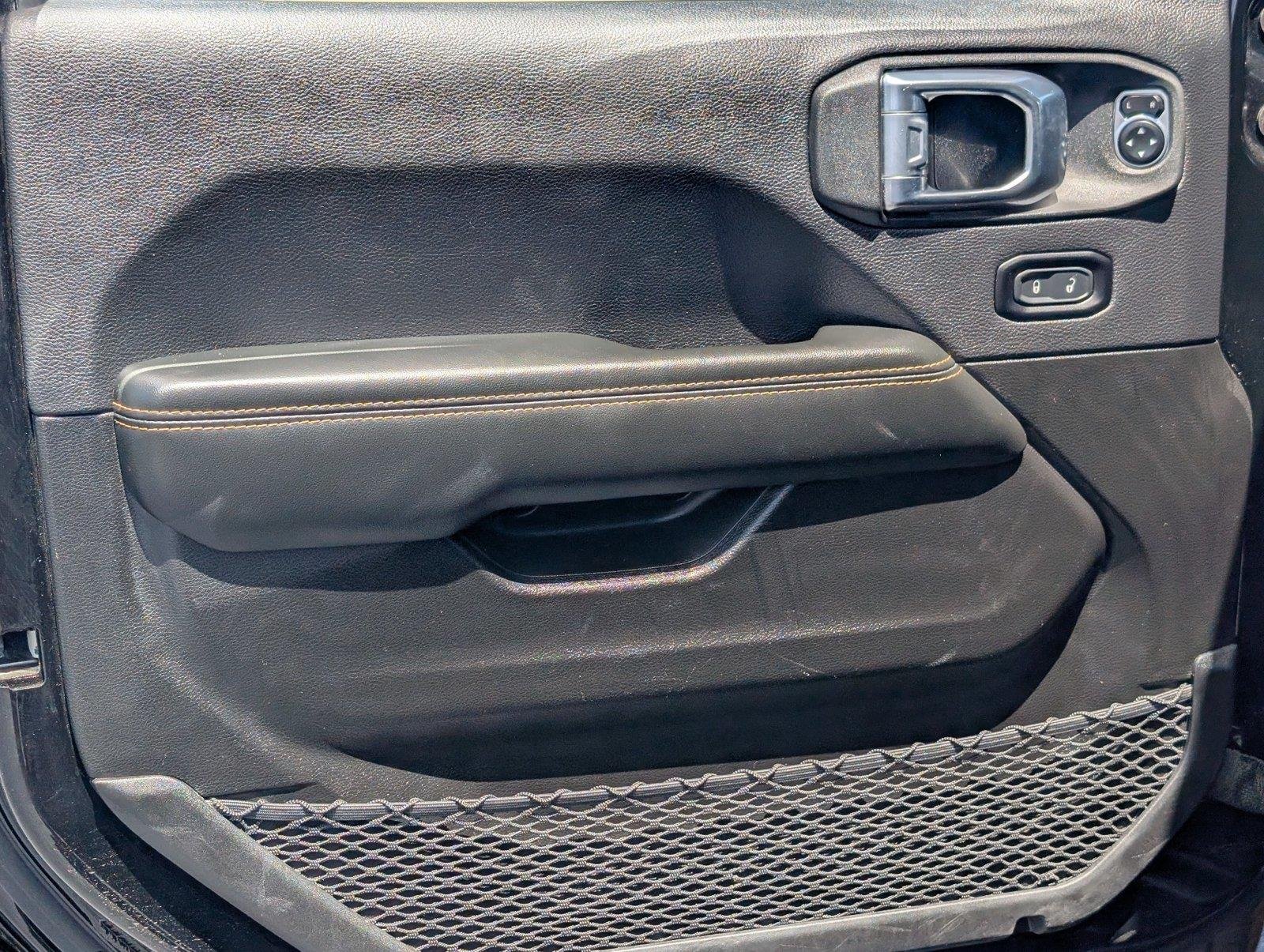 Used 2025 Black Clearcoat Jeep Sahara image 12