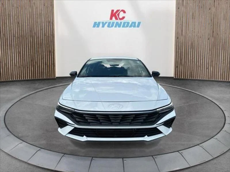 Used 2025 Serenity White Hyundai SEL Sport image 8
