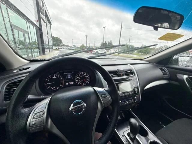 Used 2014 Black Nissan 2.5 SV image 24