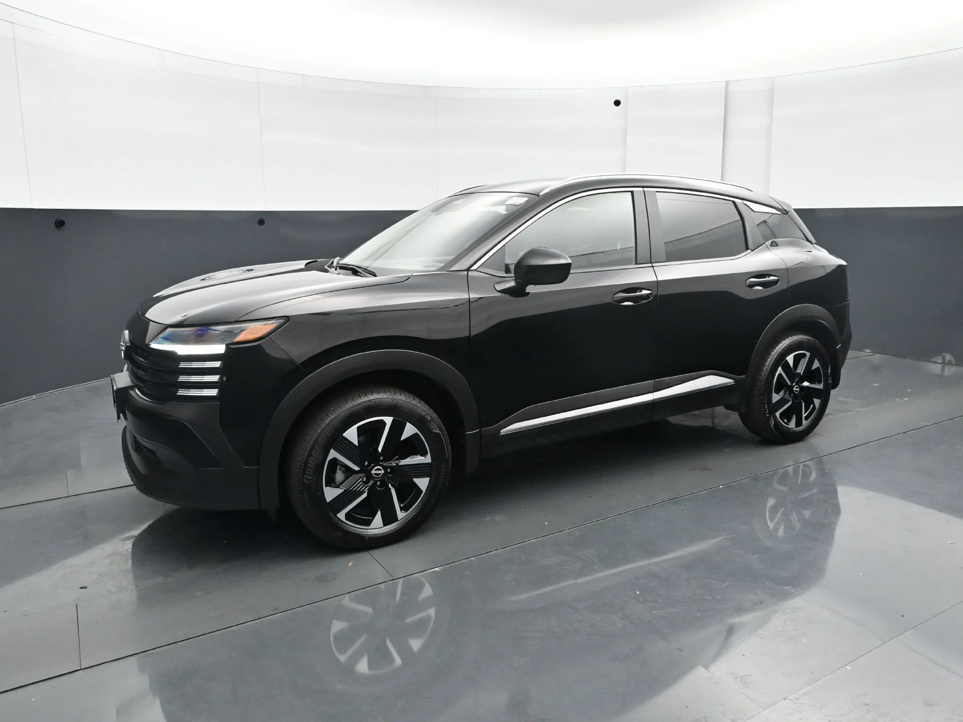 Used 2025 Nissan Kicks SV AWD with VIN 3N8AP6CB0SL407228 for sale in Burnsville, Minnesota
