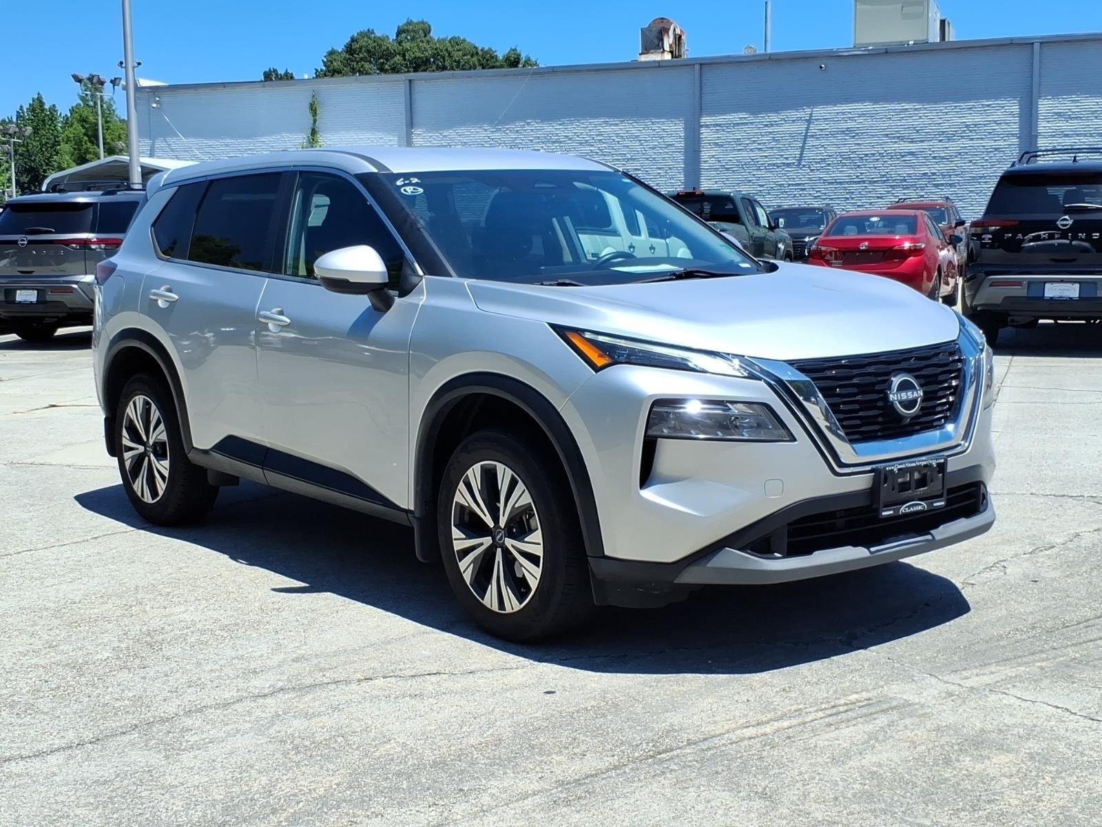 Used 2022 Brilliant Silver Metallic Nissan SV image 5