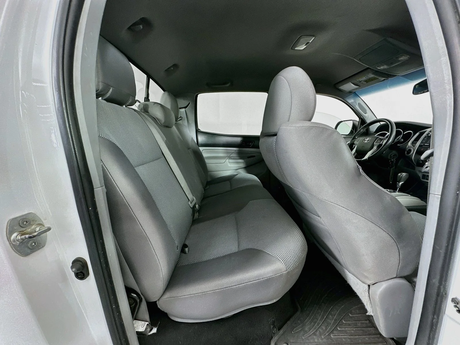 Used 2012 Super White Toyota Base image 25