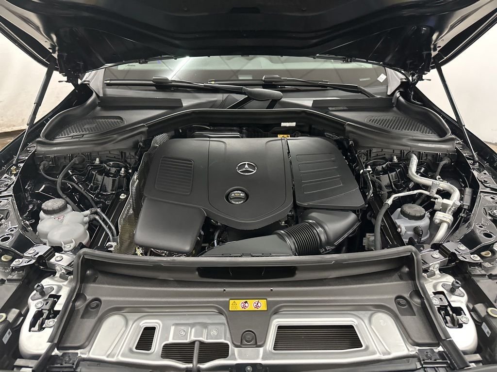 New 2026 Black Mercedes-Benz GLC 300 image 12