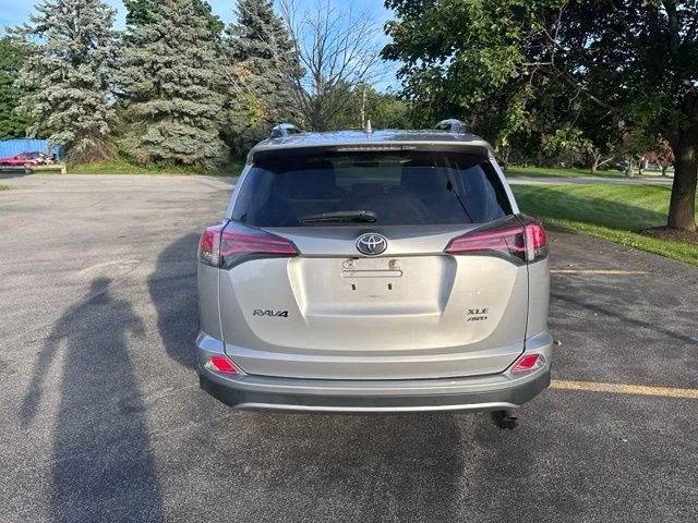 Used 2017 Silver Toyota XLE image 4