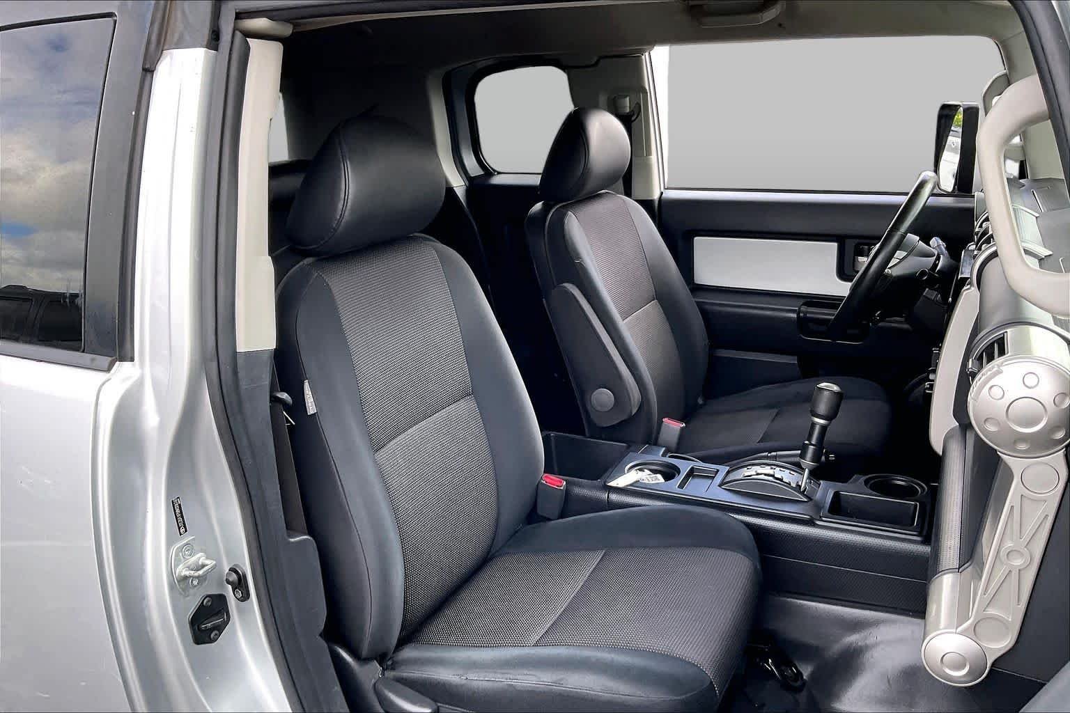 Pre-Owned 2008 Toyota FJ Cruiser